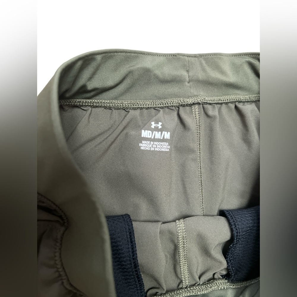 Under armour green athletic workout shorts - Picture 3 of 4